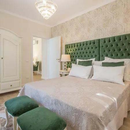 Crys: Apartments, Holiday, Business, * Vérone