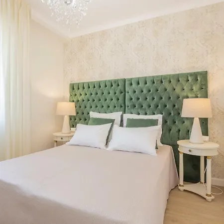 Crys: Apartments, Holiday, Business, Appartement *